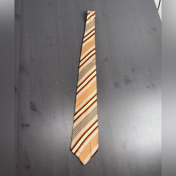 Yves Saint Laurent Vintage Men’s Silk Tie - Picture 2 of 5